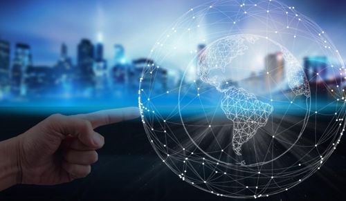 饒松 服裝智能化的信息化變革與網(wǎng)絡(luò)技術(shù)開發(fā)的關(guān)鍵要素